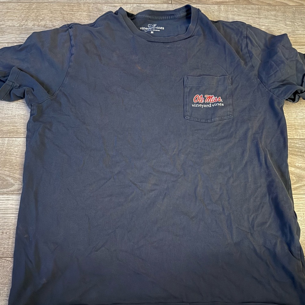 Vineyard Vines Size Medium Short Sleeve Tee Ole Miss College TShirt - Picture 6 of 6